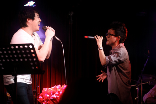 Hà Hồ cổ vũ Phương Uyên nhiệt tình - 12