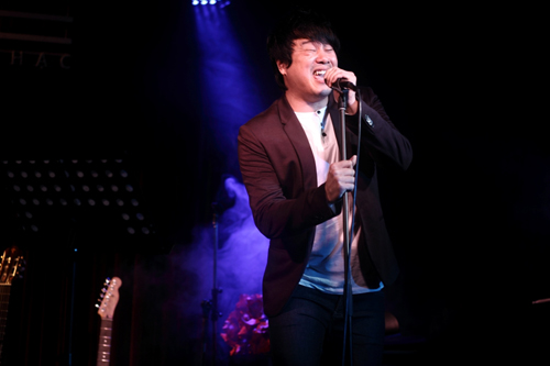 Hà Hồ cổ vũ Phương Uyên nhiệt tình - 3