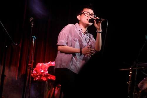 Hà Hồ cổ vũ Phương Uyên nhiệt tình - 3