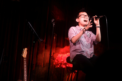 Hà Hồ cổ vũ Phương Uyên nhiệt tình - 4