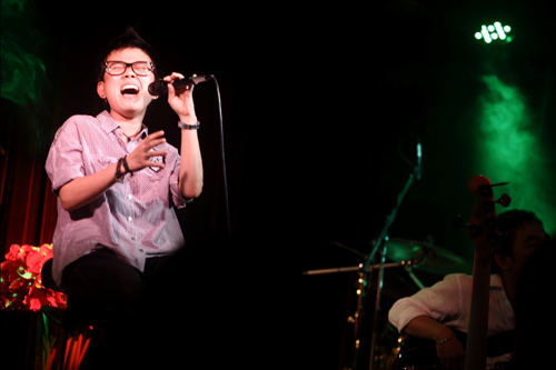 Hà Hồ cổ vũ Phương Uyên nhiệt tình - 5