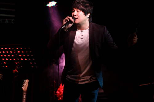 Hà Hồ cổ vũ Phương Uyên nhiệt tình - 5