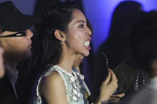 Chộp hình người đẹp khi... ăn - 4