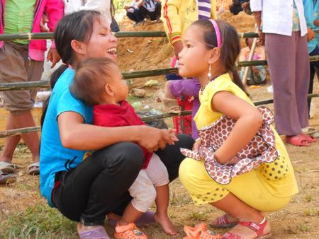 Xót lòng những đám cưới học sinh - 2