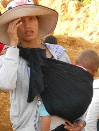 Xót lòng những đám cưới học sinh - 3