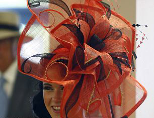 Quý cô mặc táo tợn tại lễ hội thời trang - 7