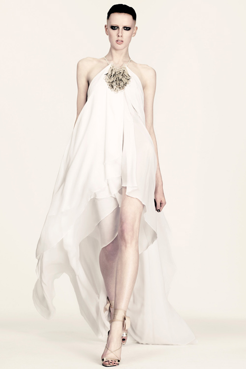 Bay bổng với "vũ điệu lụa" của Macdonald - 2