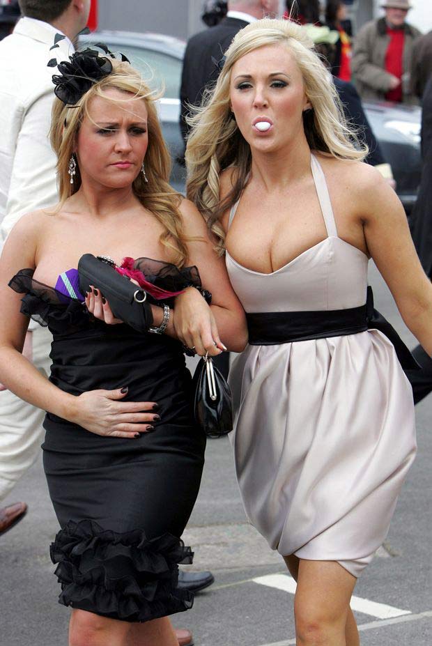 Quý cô mặc táo tợn tại lễ hội thời trang - 6