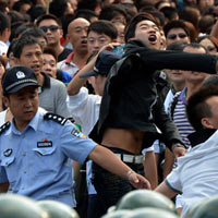 Tin tức trong ngày - 60.000 người TQ biểu tình phản đối Nhật