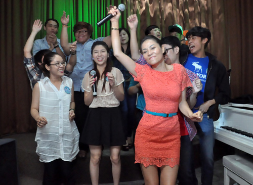 Thu Minh mừng sinh nhật cùng 14 "đứa con" - 18