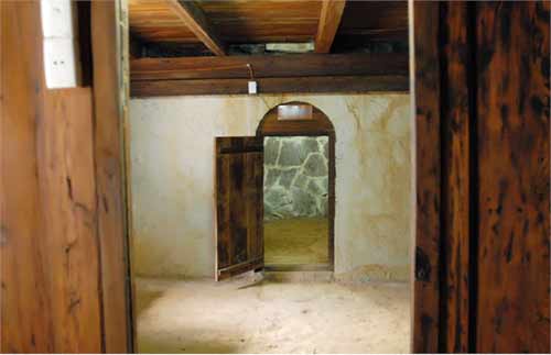 Khám phá dinh thự vua Mèo trên cao nguyên đá - 4