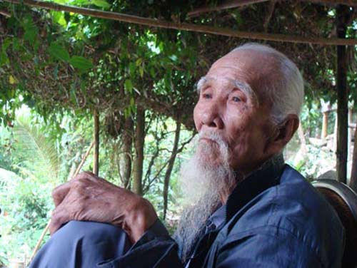 Đạo sĩ ẩn tu luyện võ diệt rắn hổ mây - 6