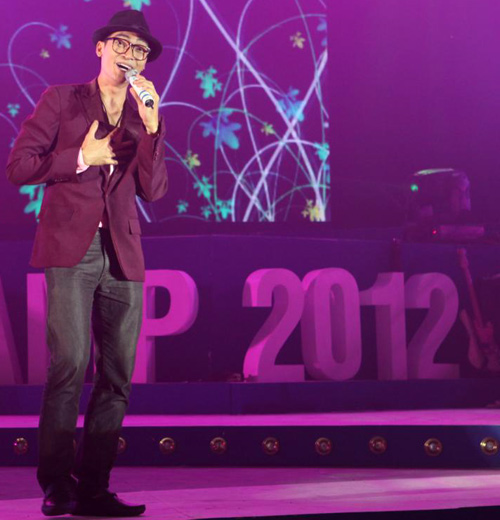 Thu Minh so vẻ gợi cảm bên Hà Anh - 14