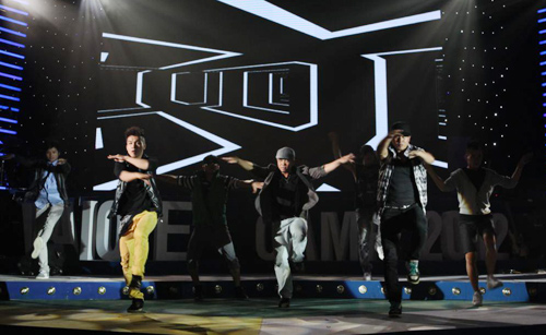 Thu Minh so vẻ gợi cảm bên Hà Anh - 19