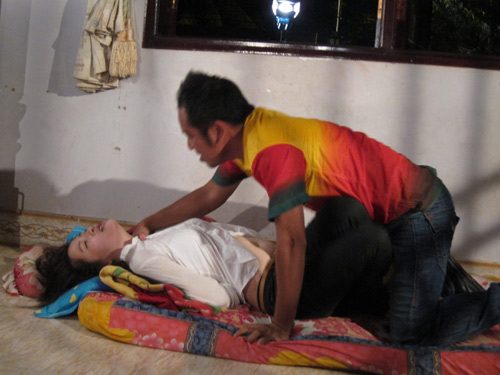 Đình Hiếu táo bạo diễn cảnh cưỡng hiếp - 7