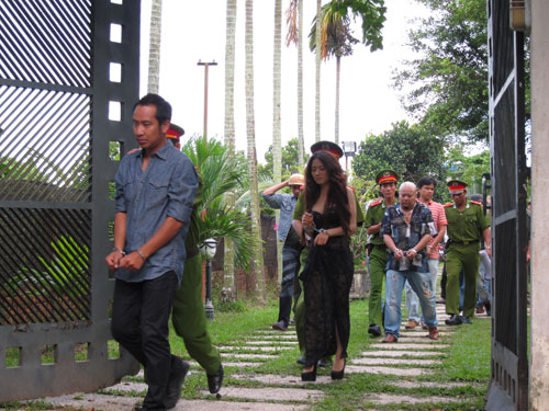 Đình Hiếu táo bạo diễn cảnh cưỡng hiếp - 10