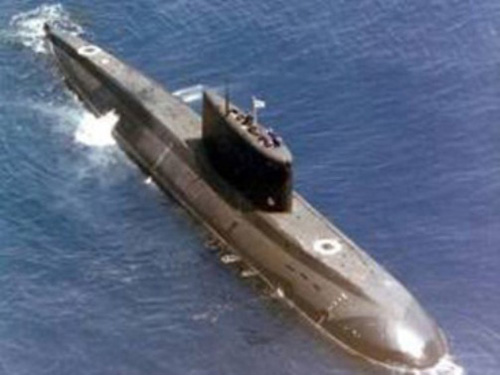 Mỹ tập trận, Iran hạ thủy tàu ngầm đối phó - 1