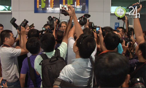 Azarenka&Simon "rủ nhau" đến Việt Nam - 4