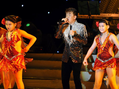 Mr. Đàm, Hà Hồ hát không cát xê - 2