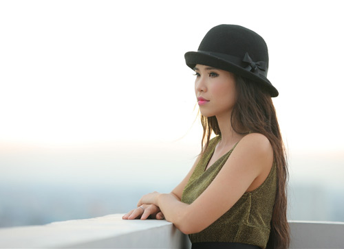 Khởi My nhí nhảnh bên bà bầu Thúy Vinh - 9