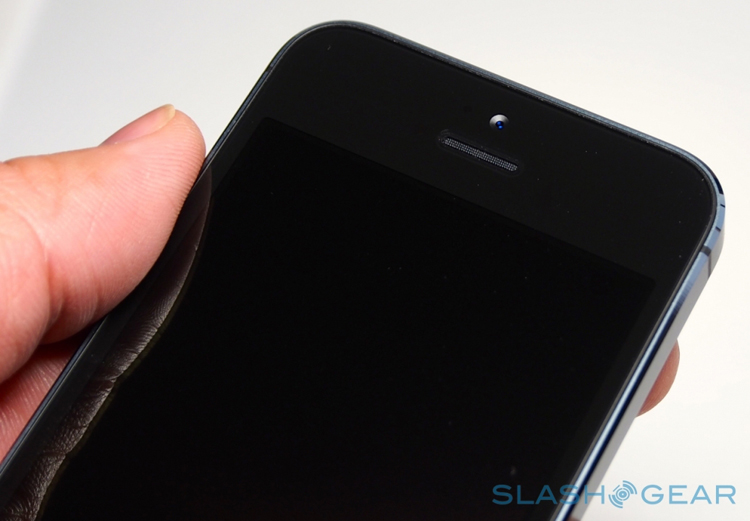 màn hình iPhone 5 có độ ổn định màu cũng cao hơn 44% so với phiên bản tiền nhiệm.