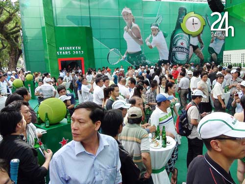 Azarenka hoảng sợ, hủy giao lưu với NHM - 2