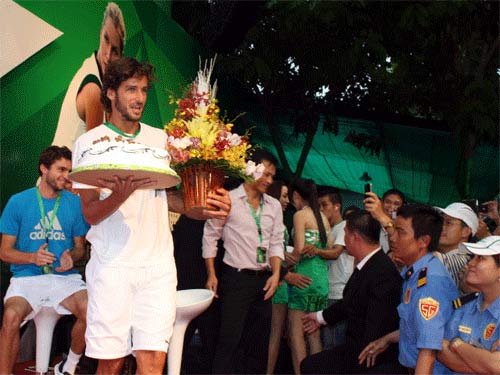 Heineken Stars 2012: Lopez, Azarenka toàn thắng - 1