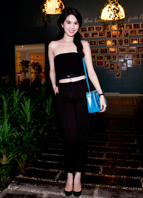 Ngọc Oanh đọ da trắng cùng Ngọc Trinh - 2