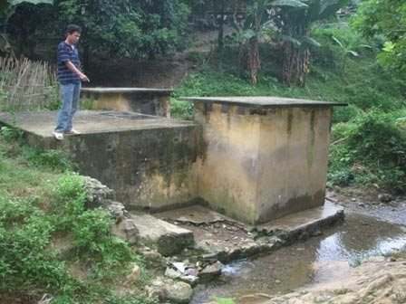 Giải trừ lời nguyền về một bản "ma ám" - 2