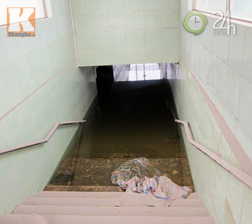 Cầu vượt, hầm chui tiền tỷ chỉ để… họp chợ - 6