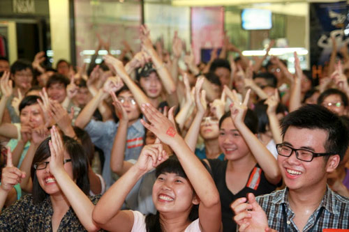 HN sôi sục lập kỷ lục Guiness với Hãy Cùng Hát Vang - 9