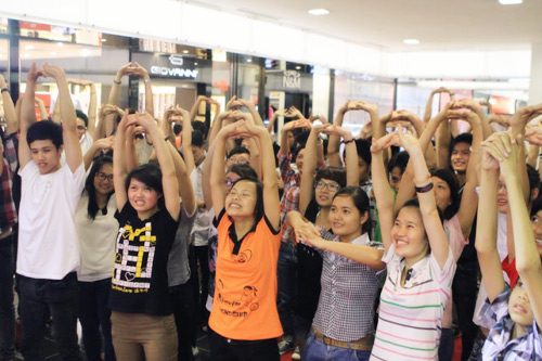 HN sôi sục lập kỷ lục Guiness với Hãy Cùng Hát Vang - 4