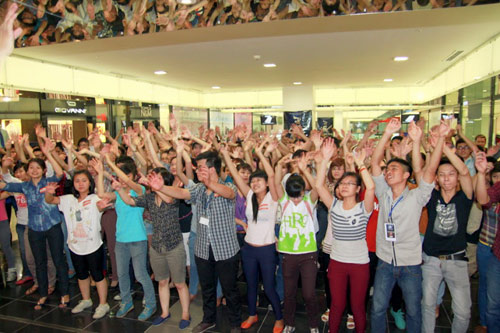 HN sôi sục lập kỷ lục Guiness với Hãy Cùng Hát Vang - 8