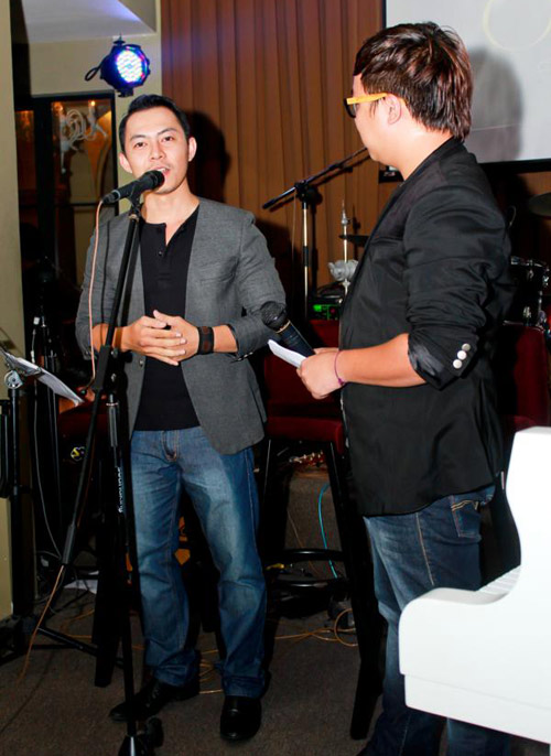 Mẹ Võ Trọng Phúc đóng MV cho con trai - 5