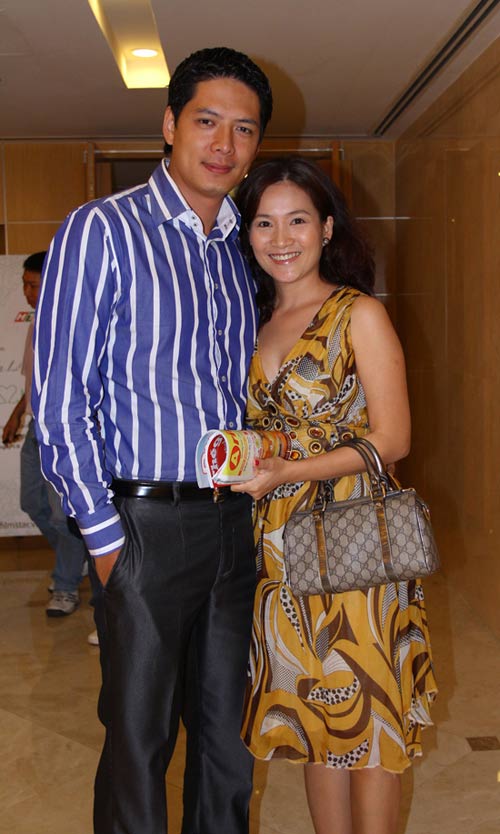 Những cặp đôi "cọc cạch" của Vbiz - 7