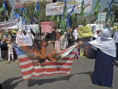 Treo thưởng giết nhà làm phim chống Hồi giáo - 2