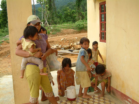 Quảng Nam: "Cô độc" giữa miền động đất - 2