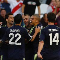 Bóng đá - Real: Những nụ cười gượng gạo