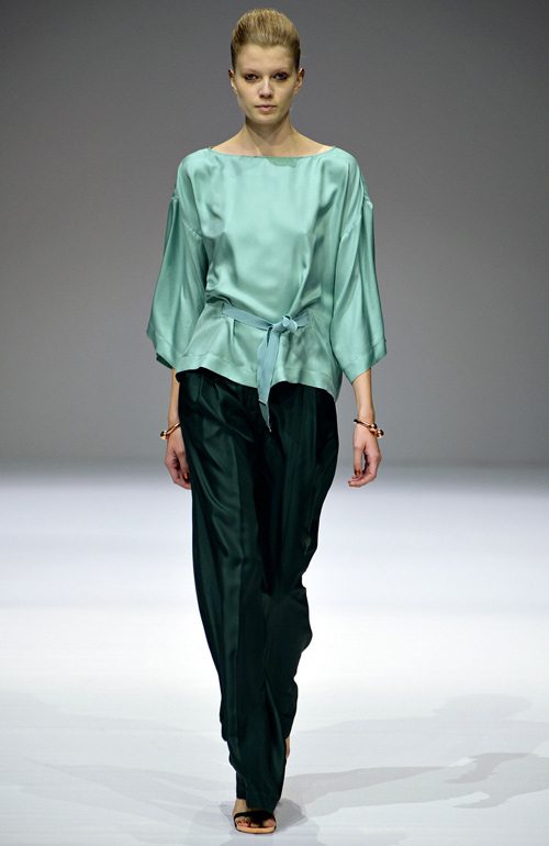 Paris FW chọn màu vàng mở màn để lấy hên - 5