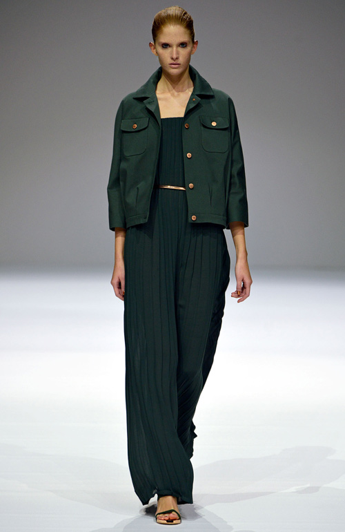 Paris FW chọn màu vàng mở màn để lấy hên - 8