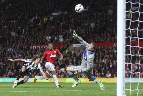 MU – Newcastle: Rooney trở lại - 1