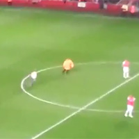 Bóng đá - Giroud đá hỏng 11m vì sợ fan cuồng?