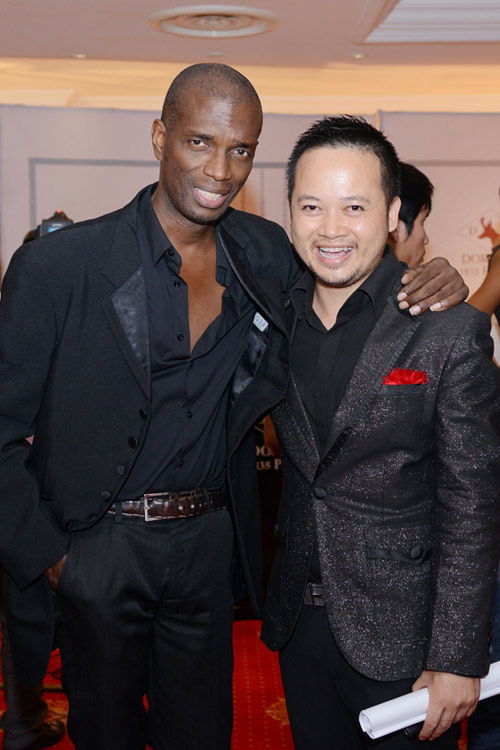 Mai Phương Thúy thân mật với trai Tây - 16