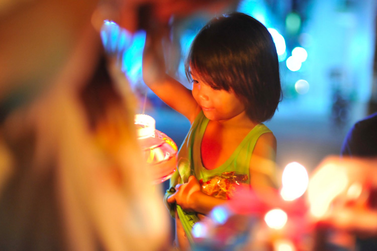 Nghệ sĩ Việt tất tả trao quà trung thu - 3