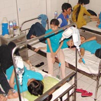 Tin tức trong ngày - Cả ngàn công nhân ngất xỉu do tâm lý?