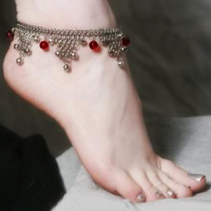 Đi "dép giả" tô điểm cho đôi chân xinh - 5