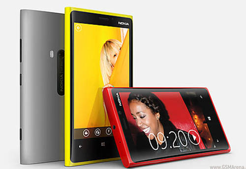 Nokia công bố giá Lumia 920 và Lumia 820 - 1