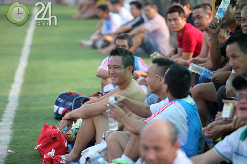 Hồng Sơn, Huỳnh Đức đọ sức trên sân - 12