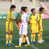 Bóng đá - Hồng Sơn, Huỳnh Đức đọ sức trên sân