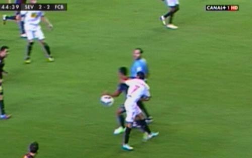 Cesc diễn kịch, Barca giành 3 điểm - 2